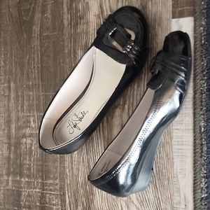 Life Stride Black Sz 7.5 Patent Leather Wedge Flats
